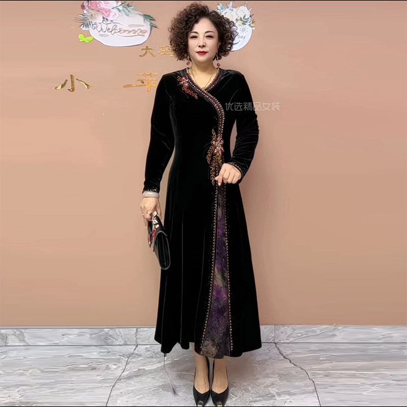 阔太太高档彩花烫钻长裙大码遮肚中老年秋季时尚洋气真丝绒大摆裙