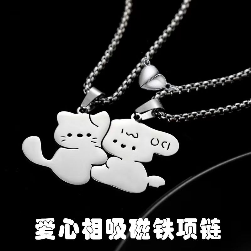 贴小狗猫项链情侣项链男女学生闺蜜原创精致可爱吊坠钛钢挂饰礼物