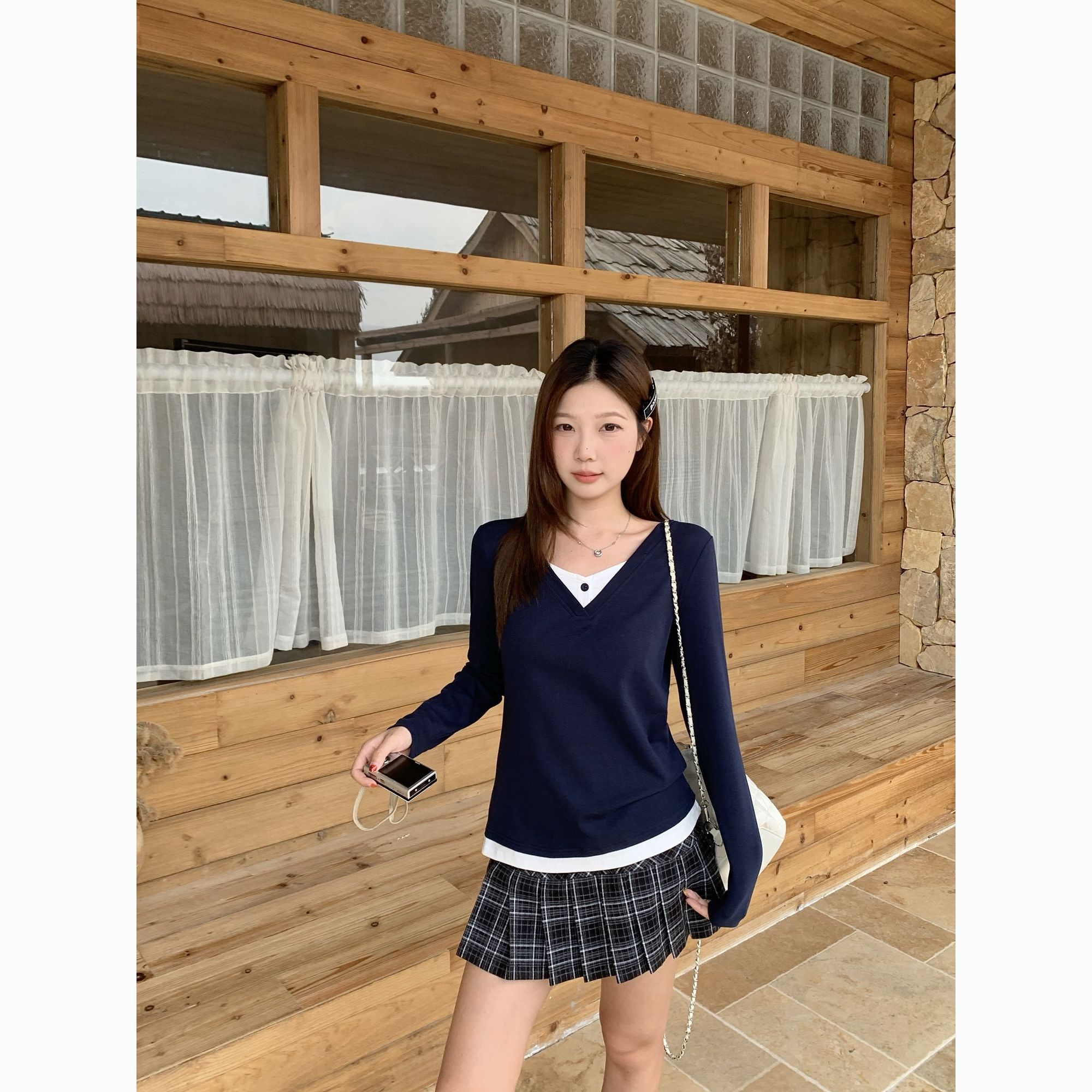 2026春秋假两件V领长袖T恤女胖mm遮肉修身撞色打底衫百搭显瘦上衣
