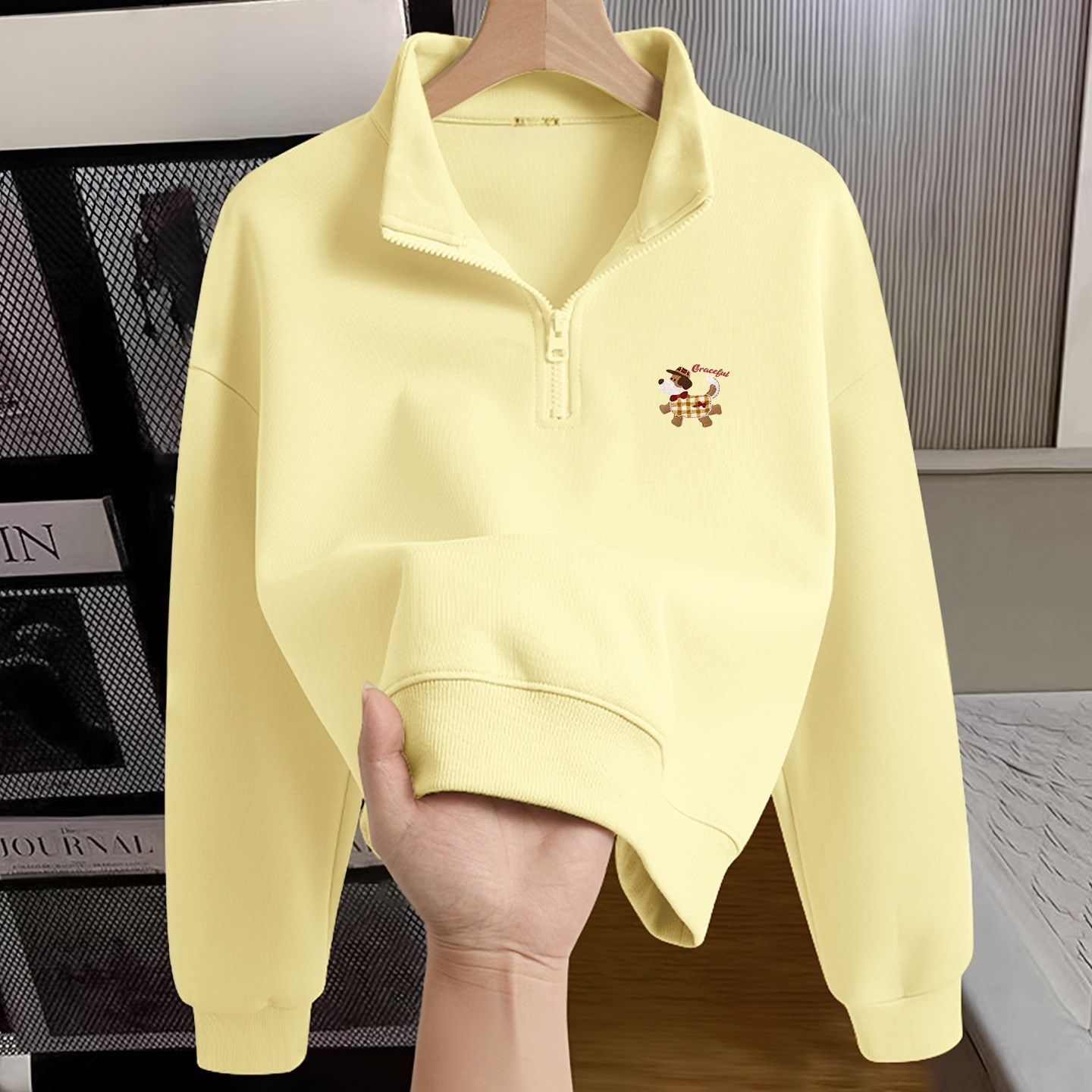 清仓价卫衣女款2026新款秋装女士巨好看的黄色立领秋季短款上衣
