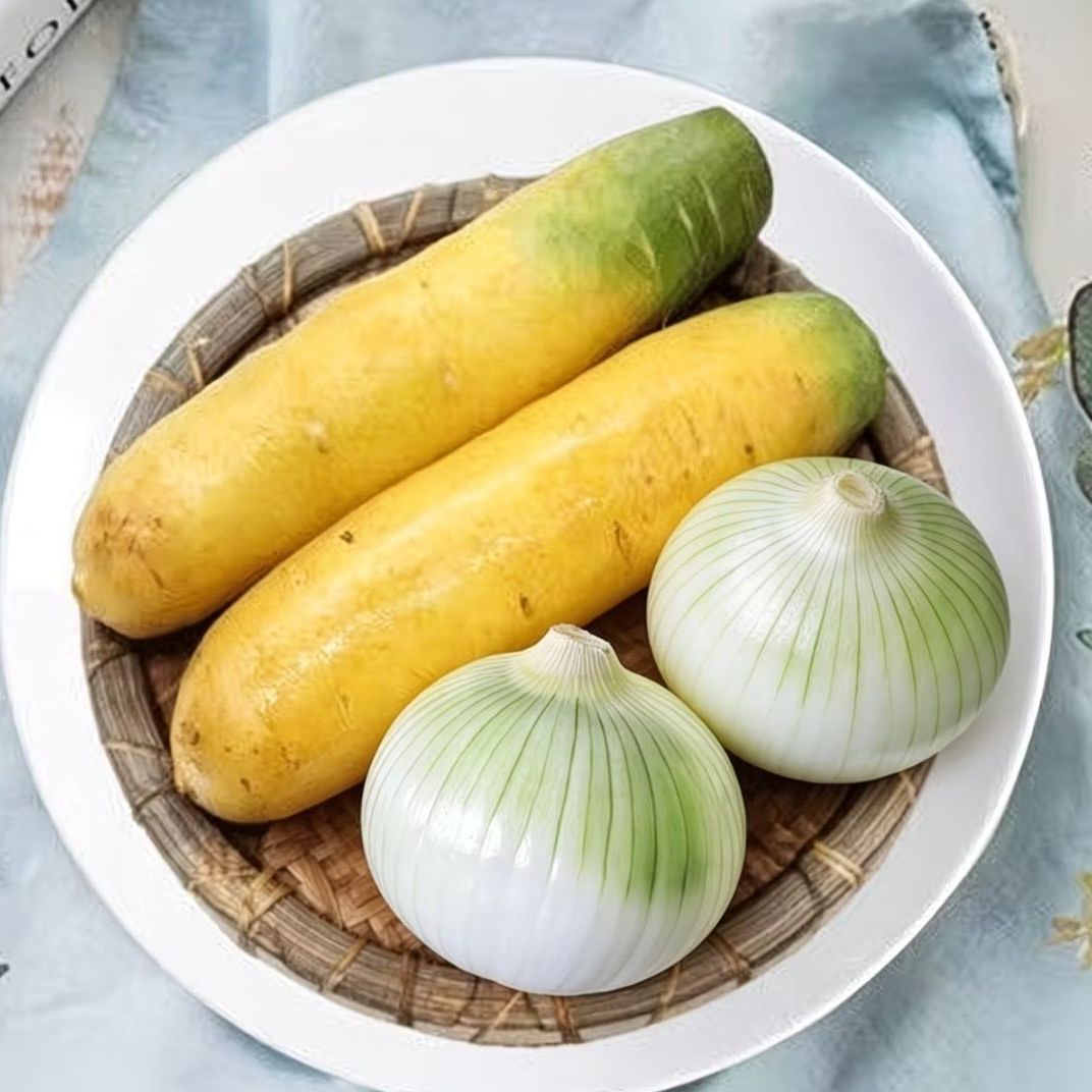 新疆黄萝卜白洋葱组合装新鲜蔬菜萝卜黄胡萝卜皮牙子混装批发包邮