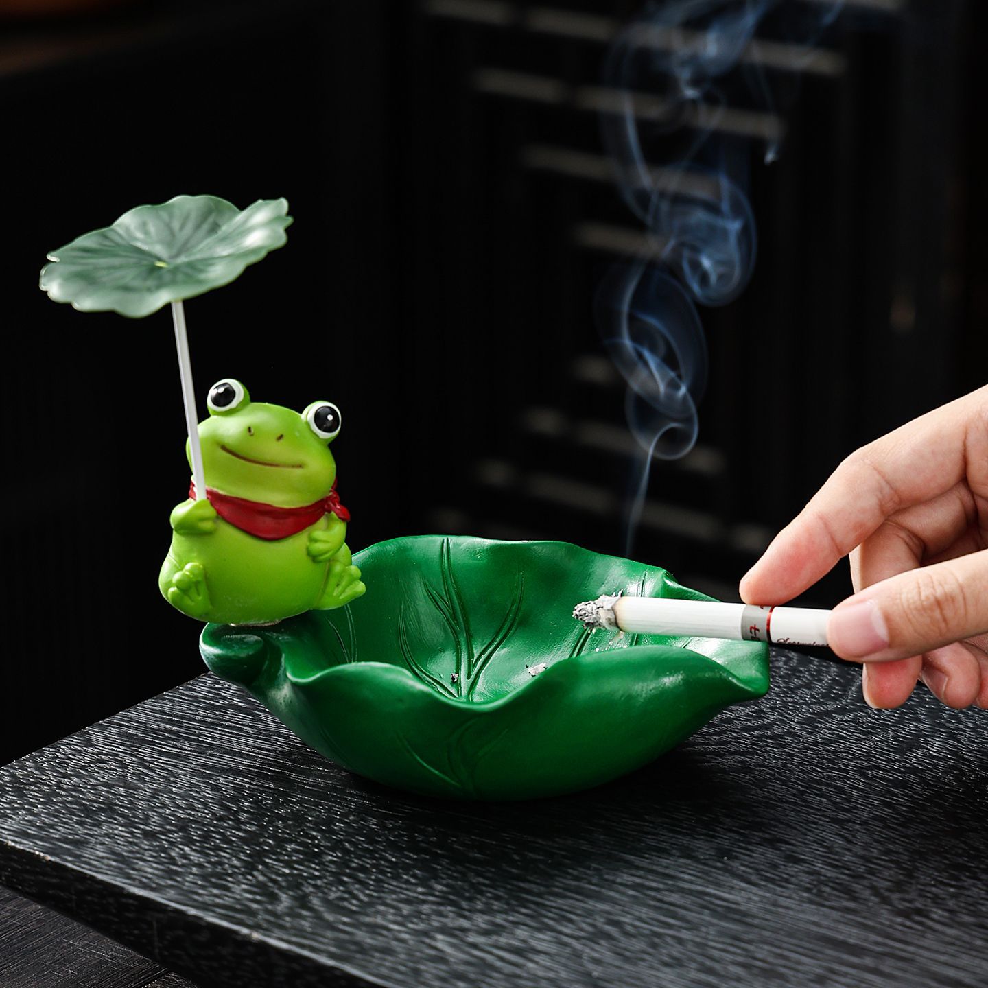 创意青蛙烟灰缸创意家用摆件文创国风茶几摆件家用卡通专用