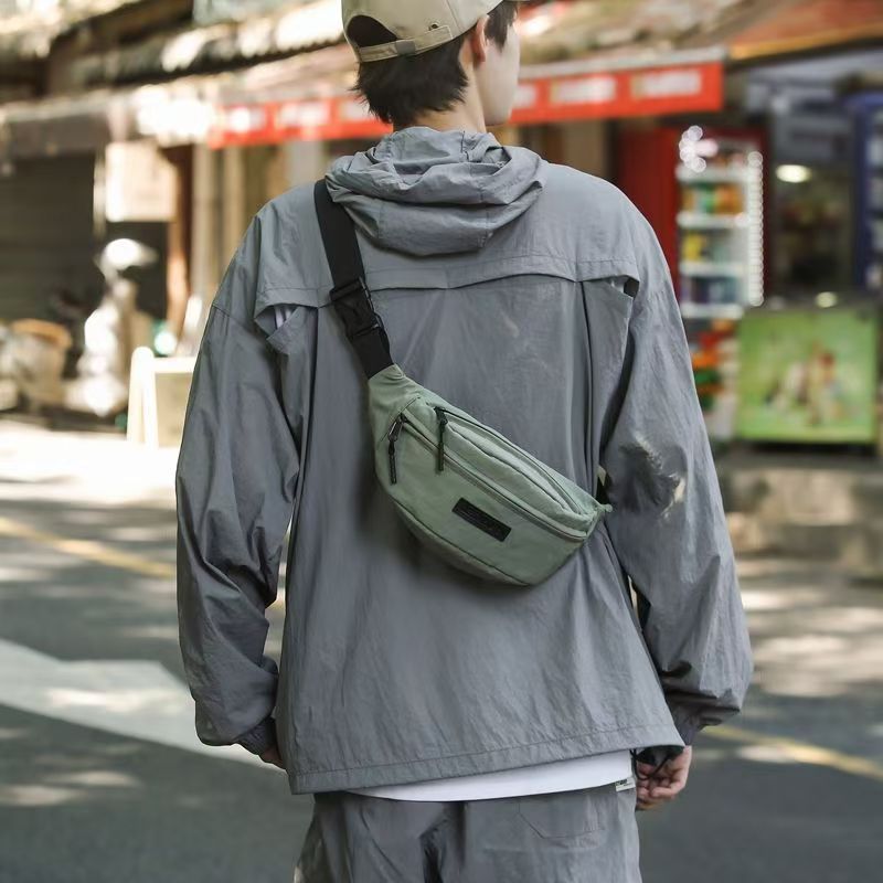 手机胸包男士日系新款运动休闲单肩背包腰包百搭潮牌斜挎包骑行包