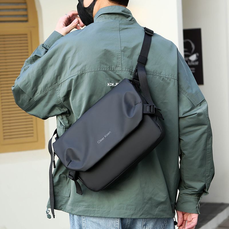 Cleer Kaen品牌挎包大容量男士斜挎包单肩休闲运动背包邮差潮牌包