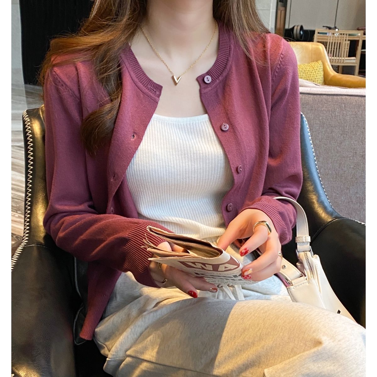 早秋季新款针织开衫外套女韩版薄款显瘦圆领长袖外搭毛衣黑色上衣