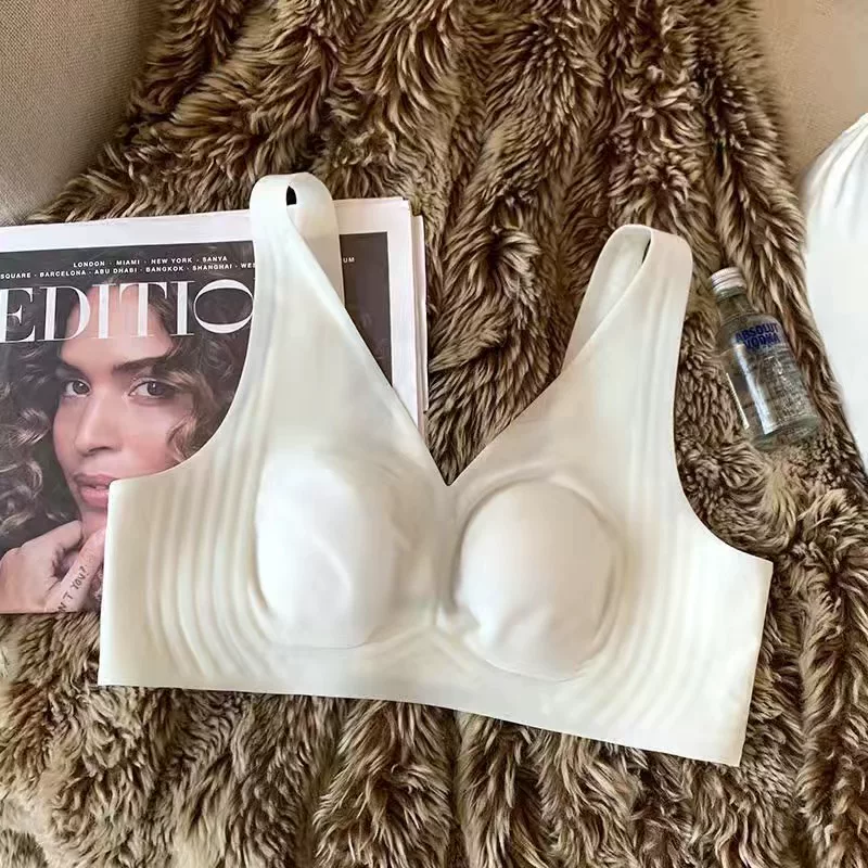 超薄兔耳朵乳胶内衣女无痕冰丝夏季大胸显小无钢圈收副乳透气文胸