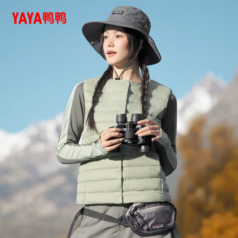 鸭鸭露营羽绒服马甲女2026新款修身显瘦内搭背心蓬松排骨马夹外套